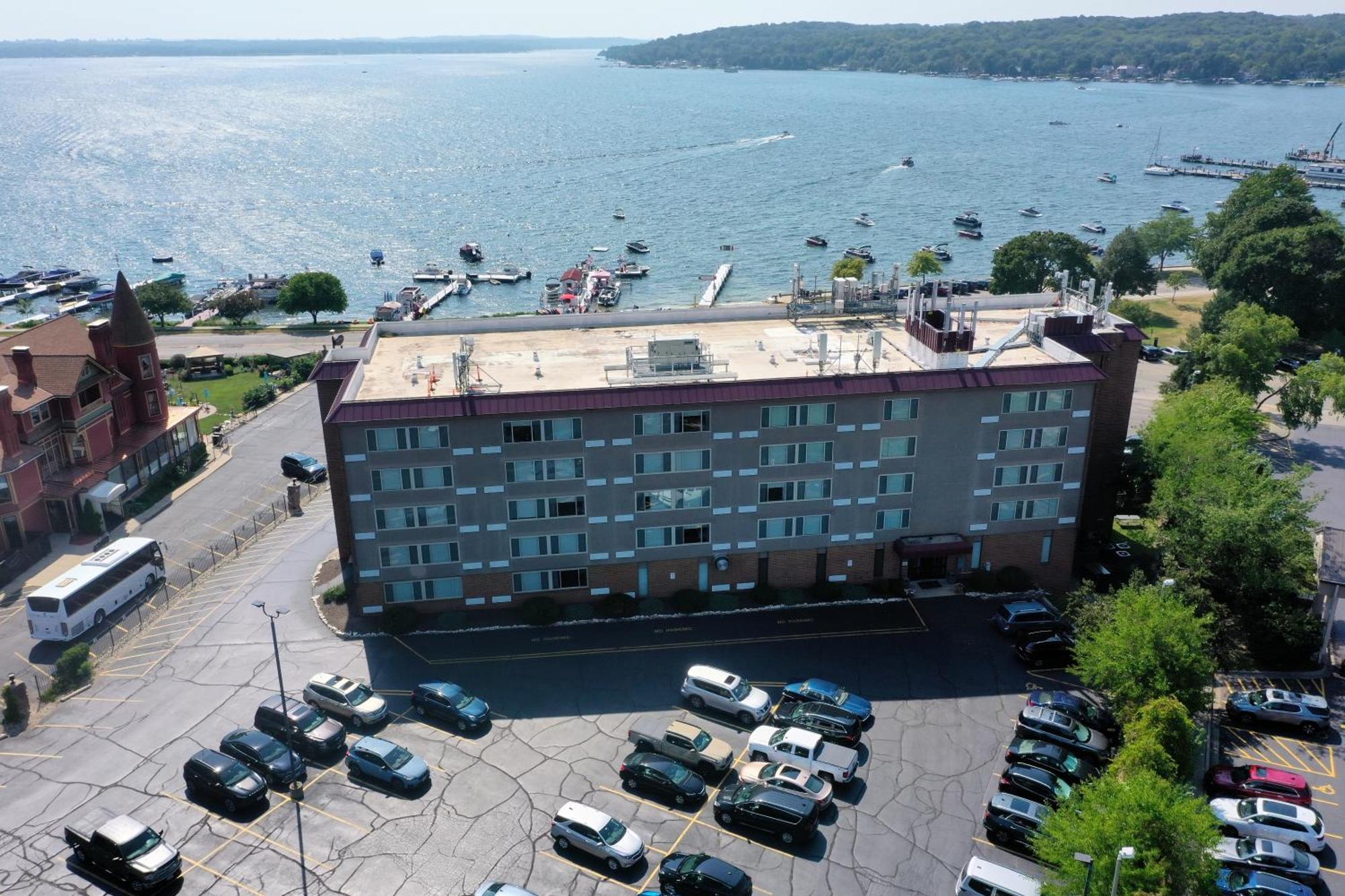 Harbor Shores On Lake Geneva Extérieur photo