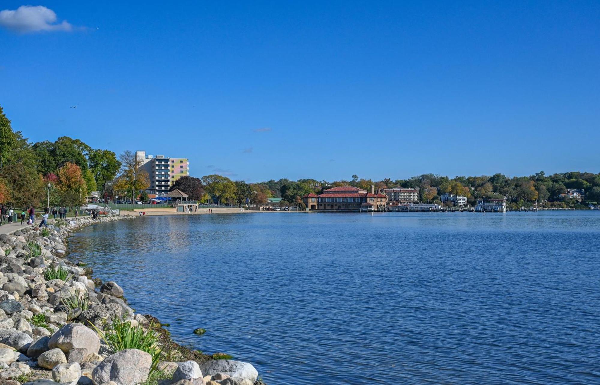 Harbor Shores On Lake Geneva Extérieur photo